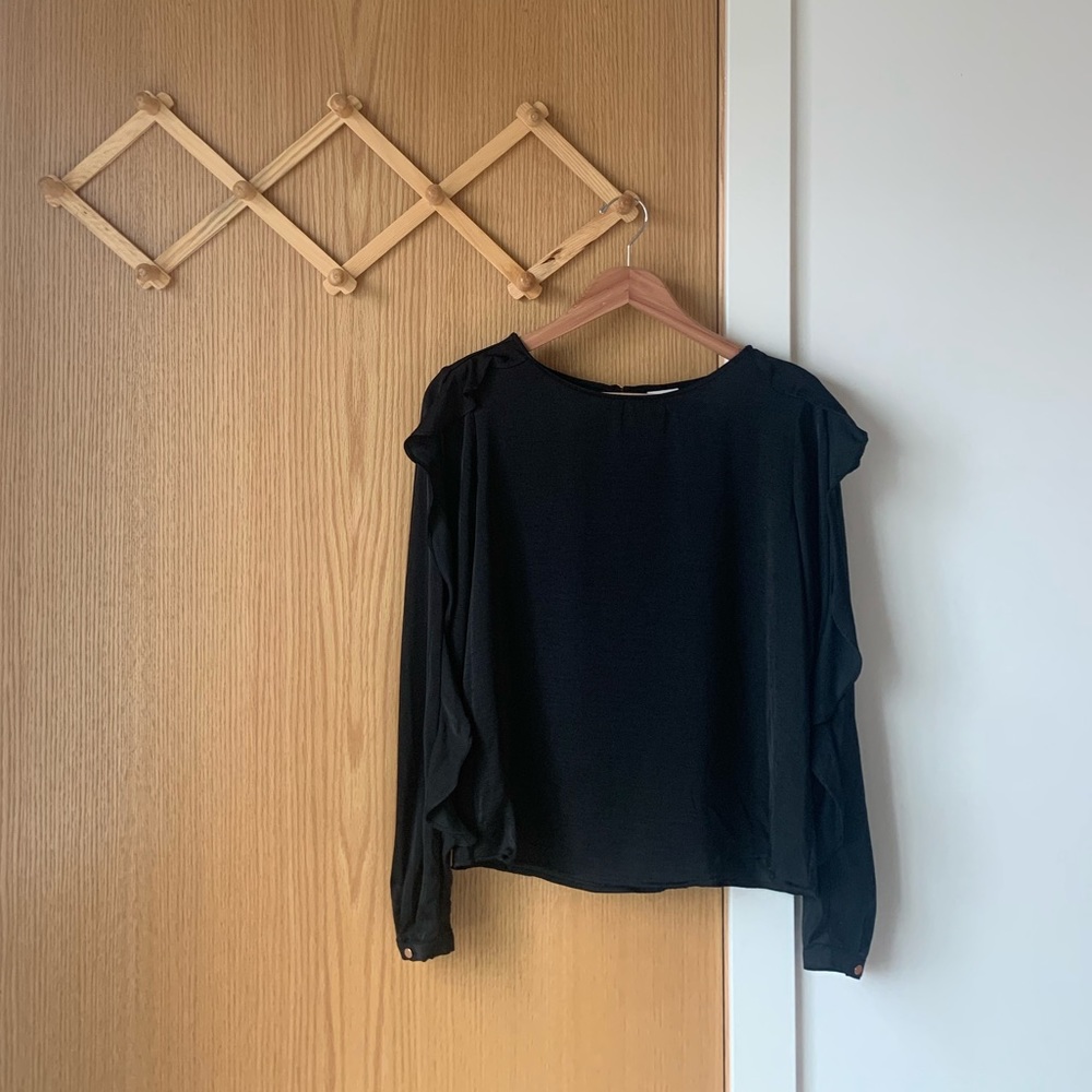 Ruffle Sleeve Blouse
